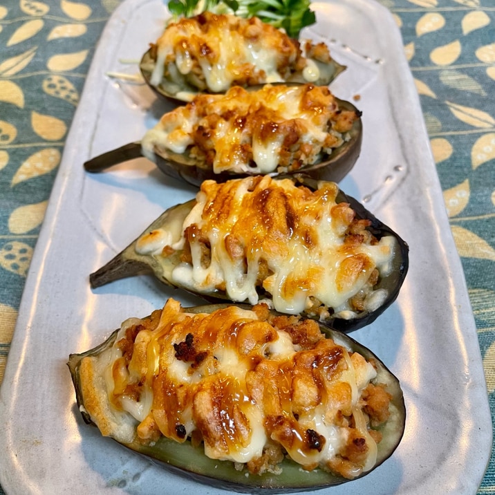 鶏そぼろをリメイク♡茄子の味噌風味チーズマヨ焼き